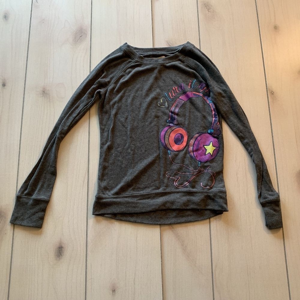 juniors L Epic Threds long sleeve‎ graphic t-shirt